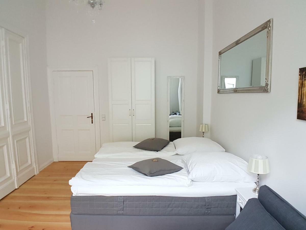 Apartment Lang Re By Rockchair L Superhost Status L 2 Bedrooms Boxspringbeds In Center - Cozy Family & Business Flair Welcomes You! *