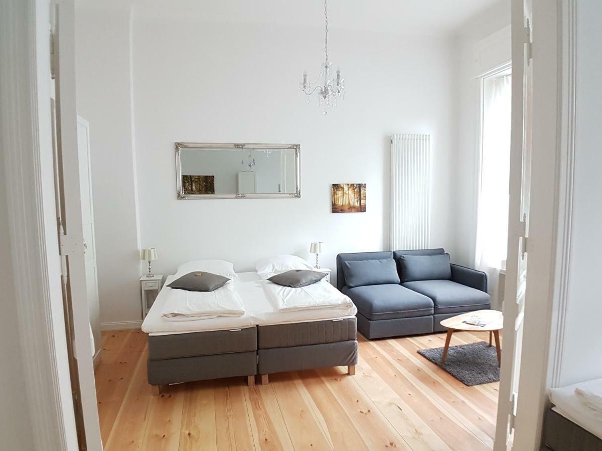 Apartment Lang Re By Rockchair L Superhost Status L 2 Bedrooms Boxspringbeds In Center - Cozy Family & Business Flair Welcomes You! *