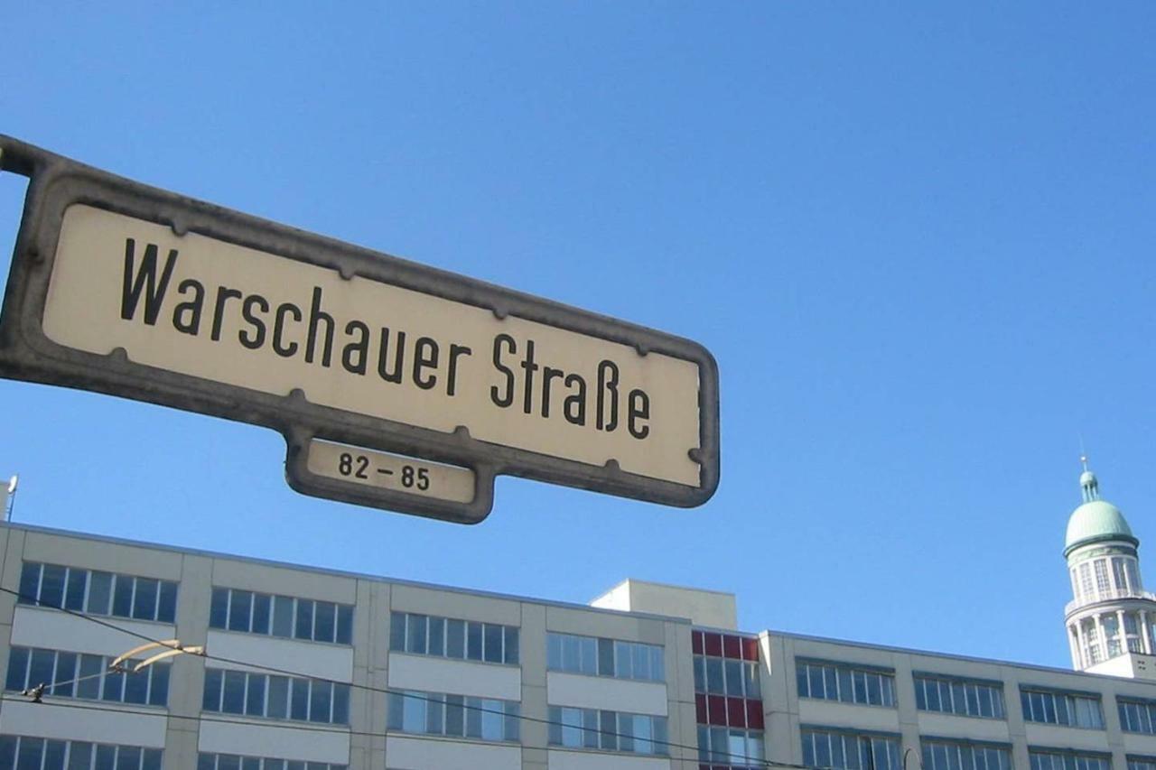 ++ Hip, Chill Berghain With Breakfast ++ Berlin