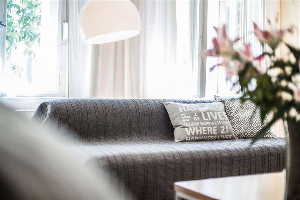 Schoenhouse Avenue - Digital Access * Berlin