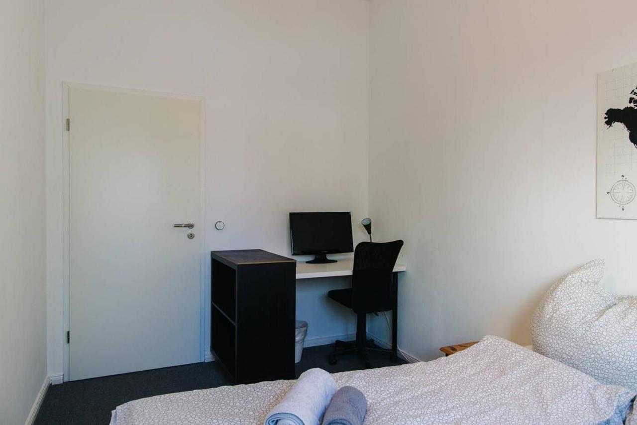With 3 Bedroom +1.5 Bthrm +a/c In Prenzlauer Berg Holiday home *