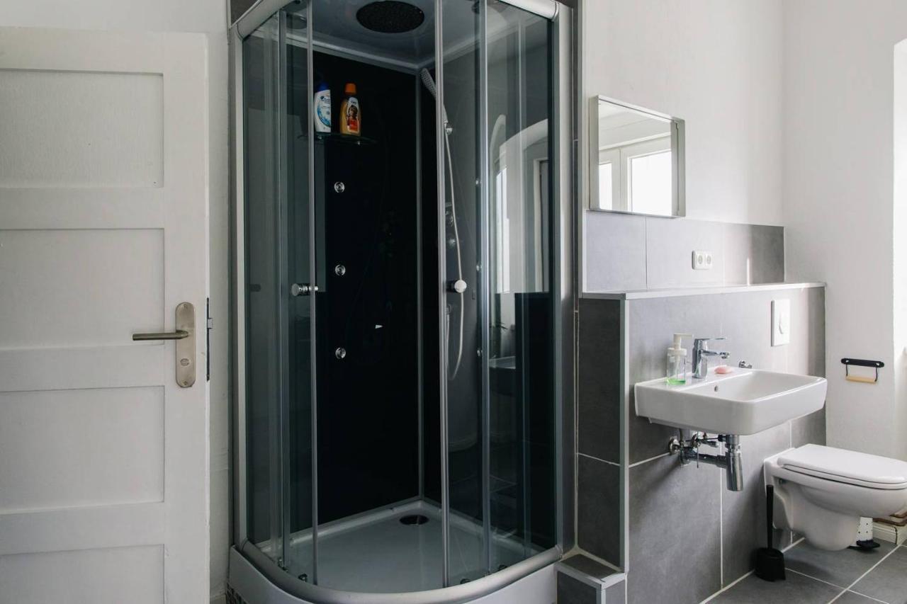 With 3 Bedroom +1.5 Bthrm +a/c In Prenzlauer Berg Holiday home *