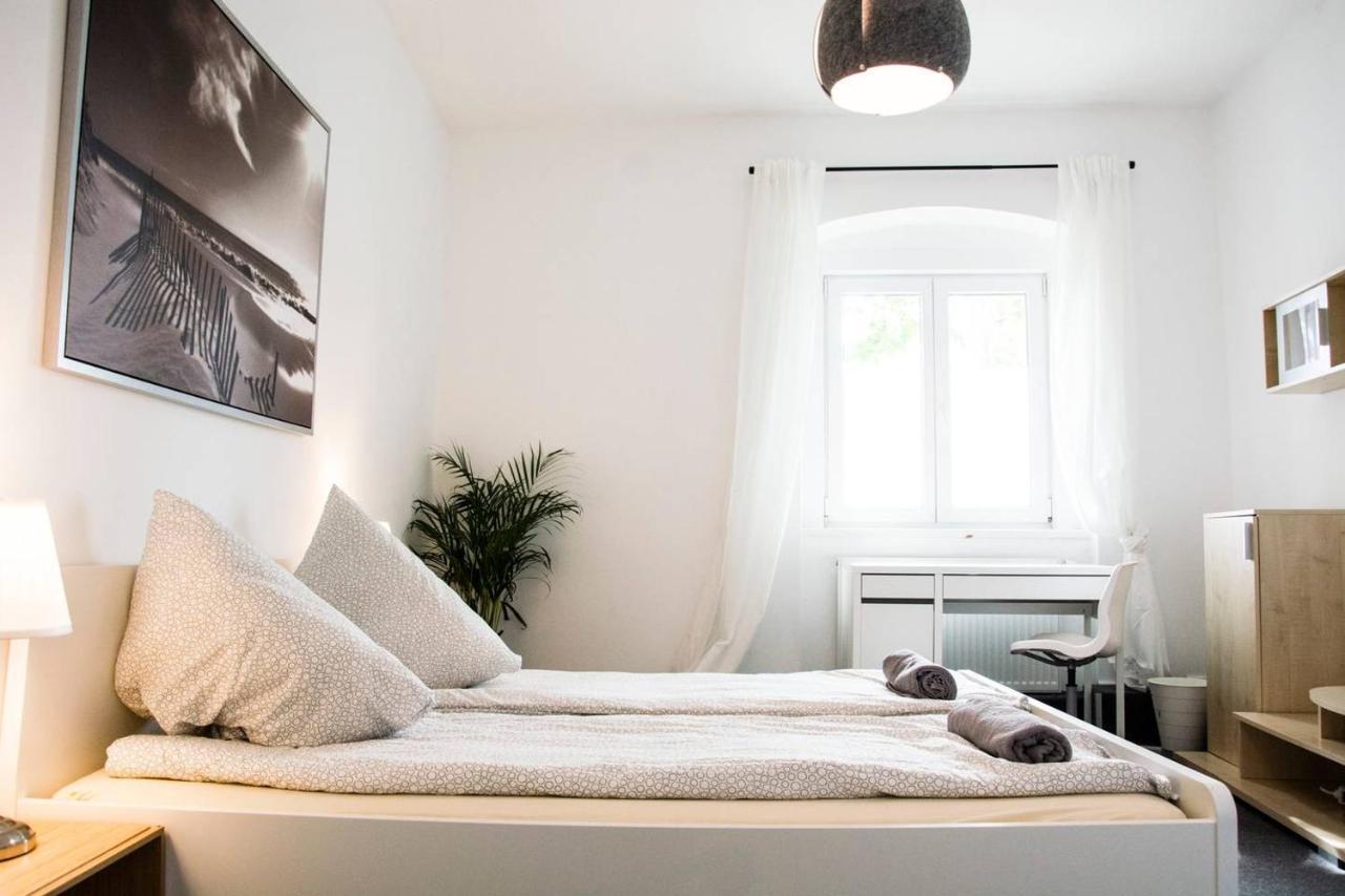 With 3 Bedroom +1.5 Bthrm +a/c In Prenzlauer Berg Holiday home *