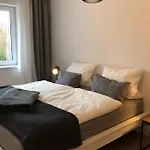 Dock 2 Apartment