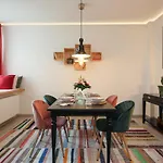 4 Personen Altbau Nahe Kurfuerstendamm - Macbeth