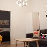 City Apartment Near Shooping Center, 6 Guests