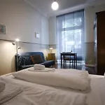 Altbauwohnung Mit 3 Baedern