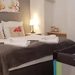 City Apartment Near Shooping Center, 6 Guests