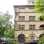Spacious&Stylish Loft Bed Apartment +S-Bahn Access