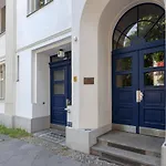4 Personen Altbau nahe Kurfürstendamm