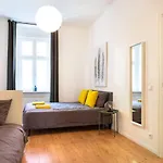 Freshly Renovated 2Br&Lr+Walk-In Rainshower