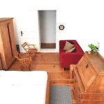 2 Room Apartment In Center Friedrichshain