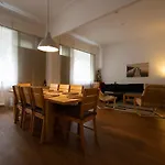 Grosses Apartment In Zentraler Lage