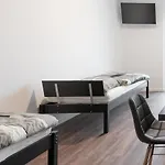 Monteurzimmer Berlin Pankow mit Dachterrasse - Nur 10 min. von der A10 - 3 Zimmer/ 7 Betten