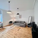 Alte Schoenhauser Lux