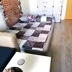 Trendy Cool And Cozy Big Room In A Green Area 12 Min Near From The Center