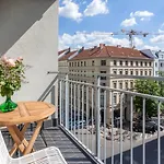 Schoenes Studio In Downtown Mitte Mit Balkon