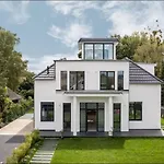 Traum-Villa In Heiligensee Mit Innenpool Und Kamin