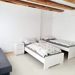 Nice And Bright Flat In Pankow