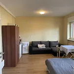Einzimmerwohnung + Dusche Und Wc