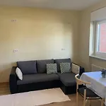 Einzimmerwohnung + Dusche Und Wc