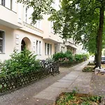 Spacious Loft Style Apartment In Berlin Willmersdorf