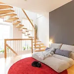 Luxury Townhouse With Garden - A Central Oasis