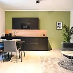 Moderne Wohnung In Ruhiger Umgebung Nahe Messe