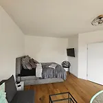 Casa Frida - Business Flat Near Ber, Kitchen, Bathroom, Balcony, Workspace, 24\