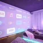 Huge Apartment With Home Cinema And Kitchen In Friedrichshain