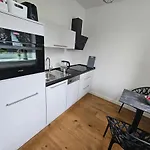 Casa Frida - Business Flat Near Ber, Kitchen, Bathroom, Balcony, Workspace, 24\