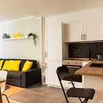 Cosy Two Br Plus Self Checkin Plus Street Parking