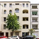 Modern 2 Bedroom Apartment In Berlin Schoeneberg
