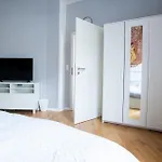 Alt-Berliner Eckkneipe - \