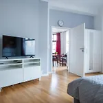Alt-Berliner Eckkneipe - \
