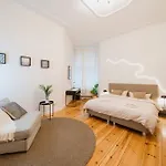 Homely Berlin - Luxurious, Spacious, Near Victory Column, River