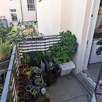 Cosy Flat In Berlin\'S Trendy Area
