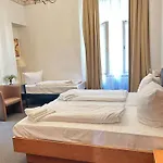 Hotel Adam