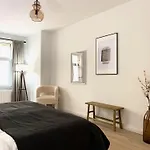 Cosy, Spacious, And Central