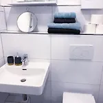 Ku\'Damm Sunny Studio