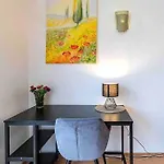 Modern & Bright Apartment +Parking @Kurfuerstendamm
