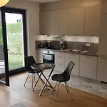 Luxi Luxurioeses Appartement Mit Terrasse Und Garten Mitten In Berlin