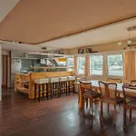 Shipotel-Berlin Gmbh, Shipotel Eastern & Shipotel Western