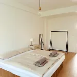Helles Elegantes Zimmer In Berlin-Schoeneberg 12