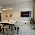 Nikolas Cosy Flat On Choriner Street
