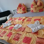 Gemuetliches Apartment Am Bach Nahe Bus Und Bahn