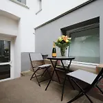Homely Berlin - Cozy Studio, Modern, Near Theater & Kurfuerstendamm