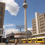 Homely Berlin - Spacious, Modern, S-Bahn Nearby , Groups & Families