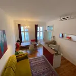 Beautiful Apartment Popular Area
