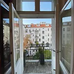 Beautiful Apartment Popular Area
